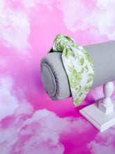 Load image into Gallery viewer, KNOTTY - Evangeline Green