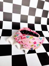 Load image into Gallery viewer, KNOTTY - Lovely Lottie