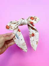 Load image into Gallery viewer, RIVETER - Wild Leaves