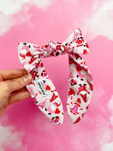 Load image into Gallery viewer, CLASSIC - Gnomeo & Juliet