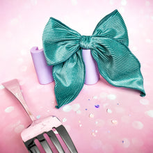 Load image into Gallery viewer, Darling Bow (XL)- Kiss the Girl